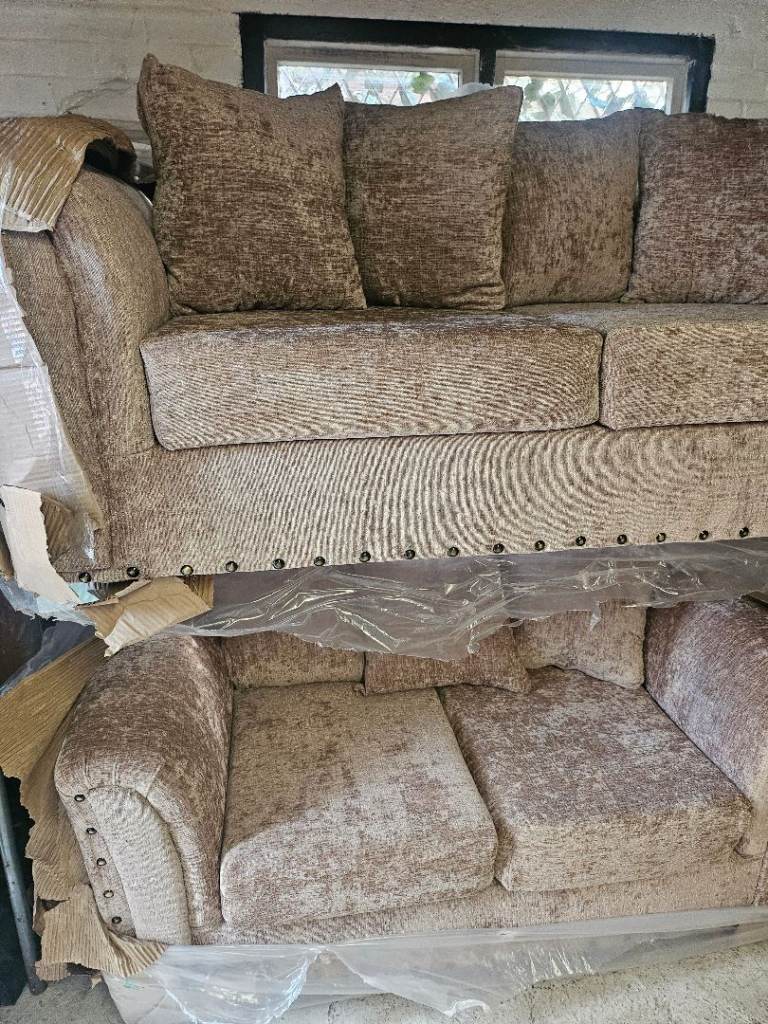 Brand new dfs 3&2 seater sofa set 
