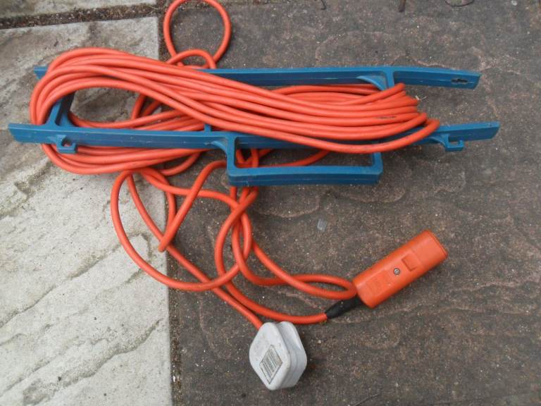 Flymo Extension Power Cable–Lawnmowers/Hedge Trimmers UK Plug 10m & Cable Tidy