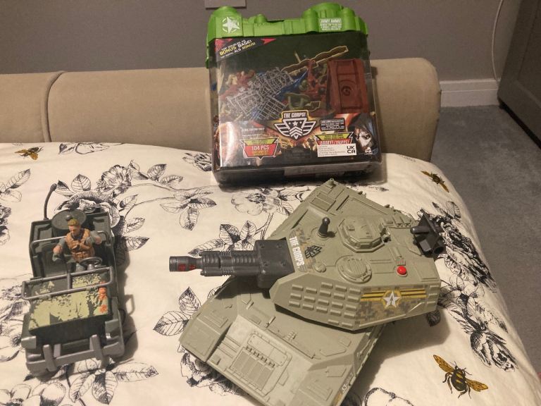 Large Army Toy Set with Tank, Jeep, and Figures