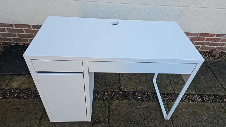 Ikea Micke desk 