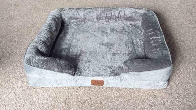 Bedsure Medium Orthopedic Dog / Cat Bed Never Used 