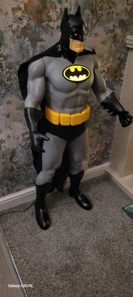 4 foot batman BIG collectable figure