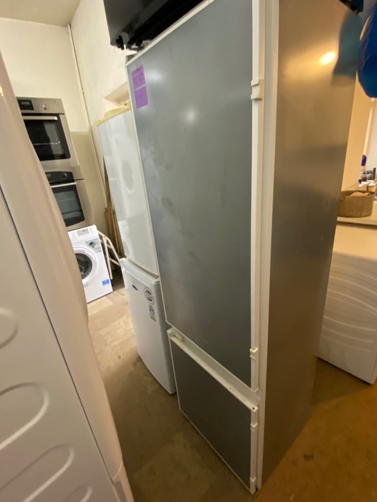 🚚✅54CM WIDE 174CM HIGH INTEGRATED BOSCH FRIDGE FREEZER WE DO DELIVER