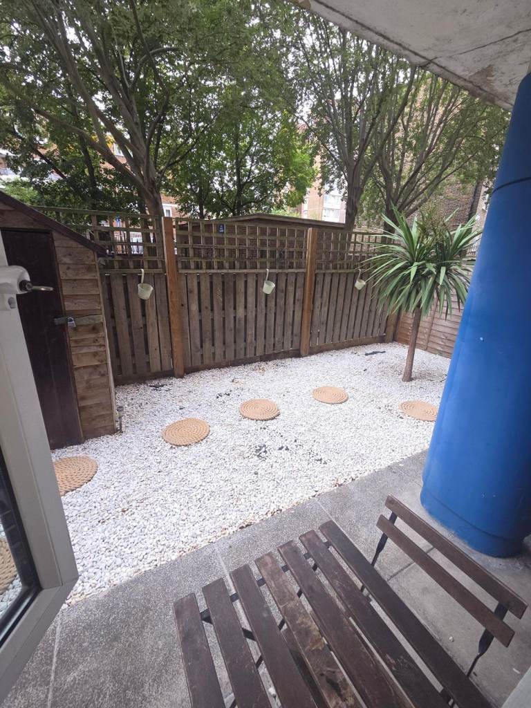 A magnificent one-bedroom ground-floor flat with a private garden,