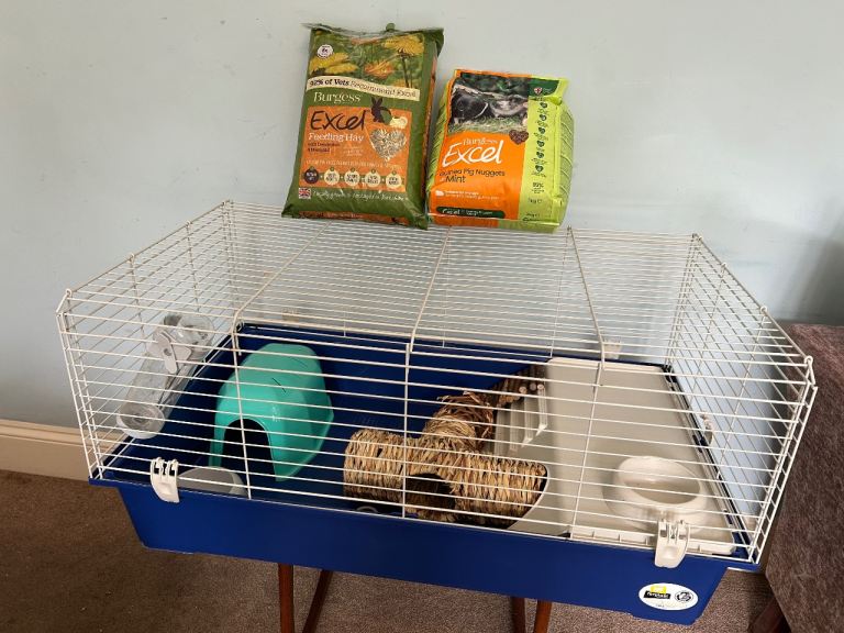 Animal Cage with Accessories H17in/43cm W37in/94cm D22in/56cm Excellent condition  D065