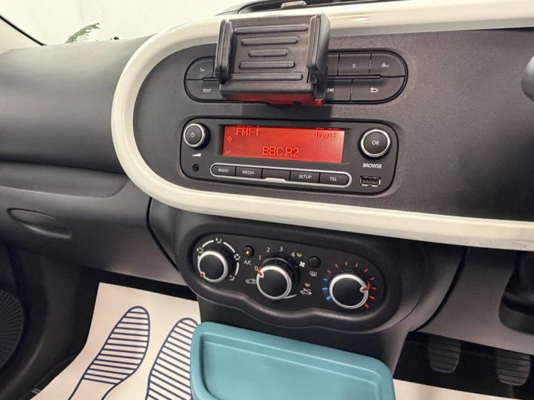2016 Renault Twingo 1.0 SCe THE COLOUR RUN 5dr - LOW 57000 miles - ELEC PAN ROOF - FSH HATCHBACK ...
