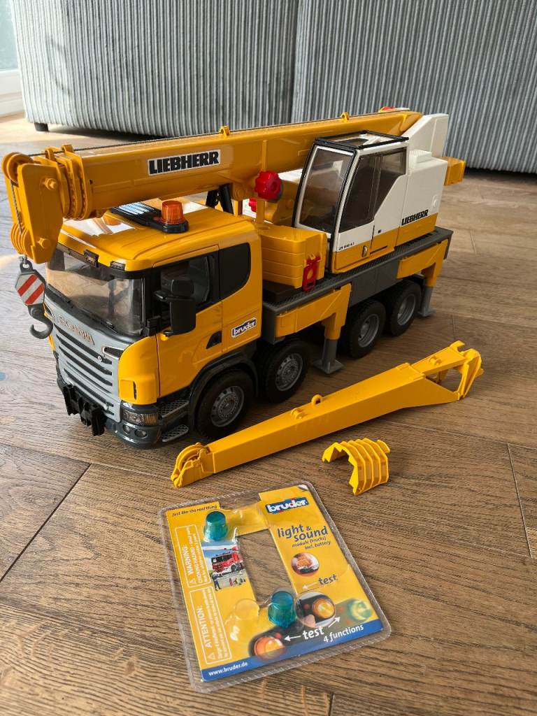 Bruder Scania Super 560R Liebherr Crane Truck Lights and Sounds VGC