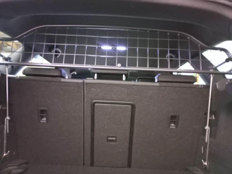 Seat Leon Estate Trav all dog guard.