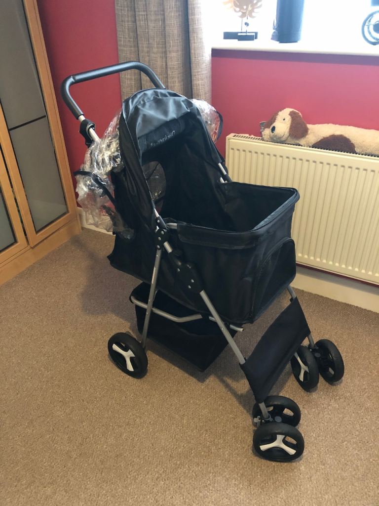Dog pushchair 