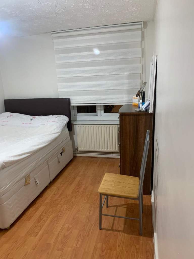 1 bedroom in 2 bhk flat