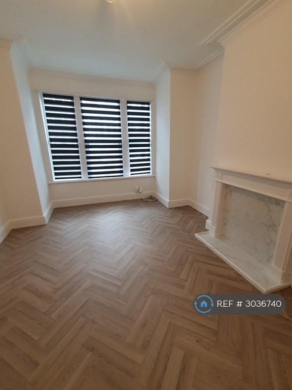 1 bedroom flat in Roman Place, Leeds, LS8 (1 bed) (#3036740)