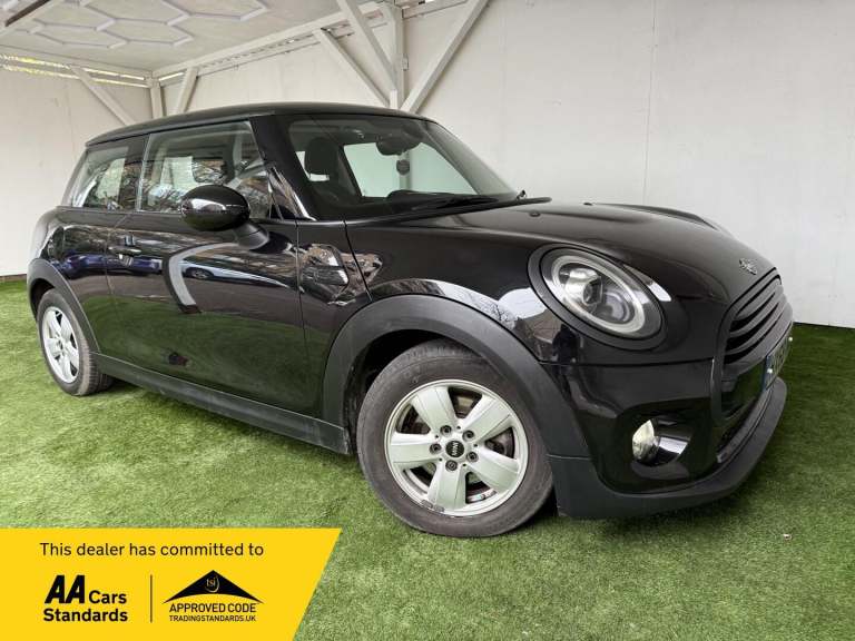 2018 MINI Hatch 1.5 Cooper Classic Euro 6 (s/s) 3dr HATCHBACK Petrol Manual