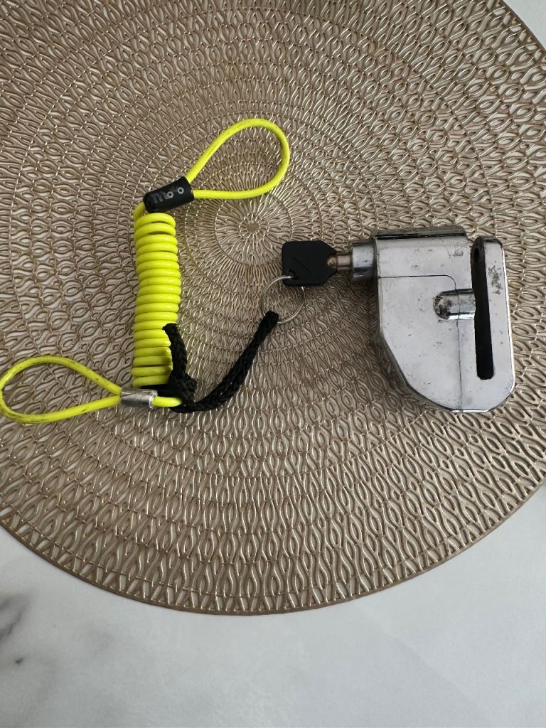 Motorbike wheel lock 