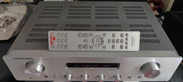 Marantz pm4001 In amazing conditions. No scratches no dents very clean IN/OUT