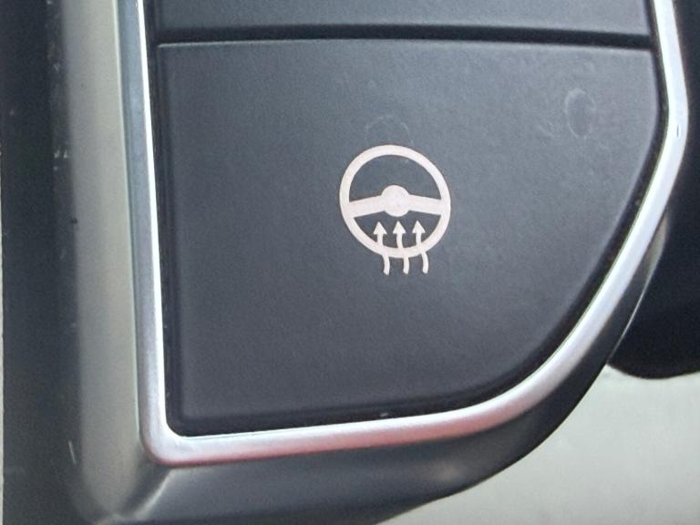 2017 Land Rover Discovery 3.0 TDV6 HSE Automatic 4WD Euro 6 5dr SUV Diesel Automatic