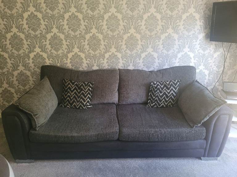 DFS 4 SEATER SOFA