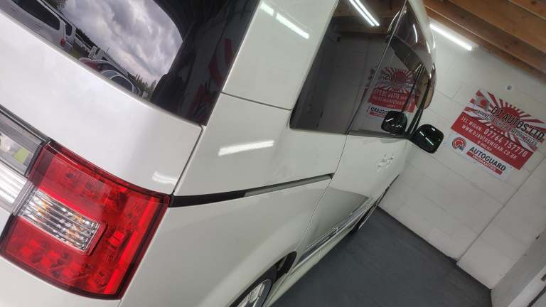 Mitsubishi delica d5 2.4 auto petrol 4x4 7 seats fresh japanese import 20 alloy