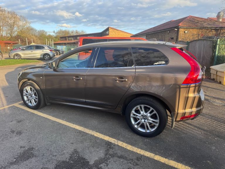 Volvo, XC60, Estate, 2015, Manual, 2400 (cc), 5 doors