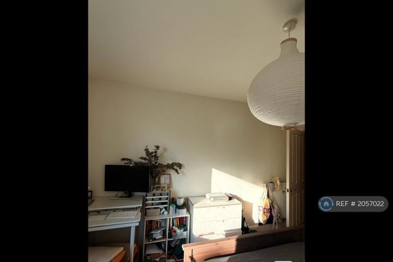 1 bedroom in Quayside House, London, E16 (#2057022)