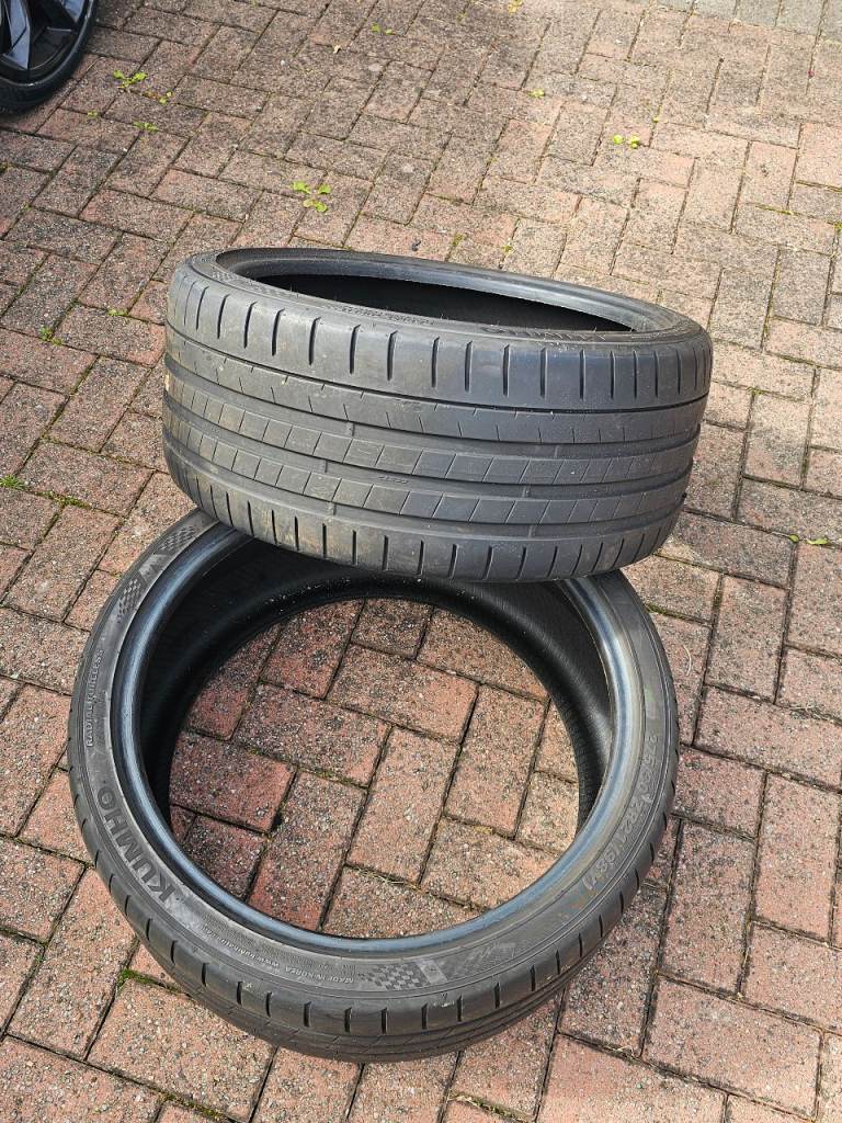 2 x KUMHO Ecsta Tyres   275/30 ZR19 98Y