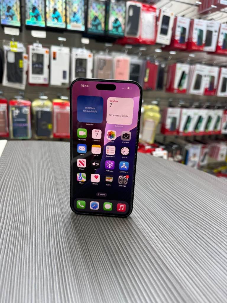 Apple iPhone 15 Pro Max 256GB Unlocked in Mint Condition