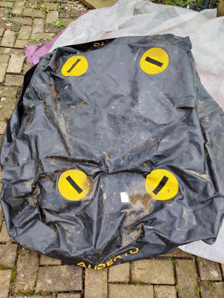 Car bag with straps and roof rack pads