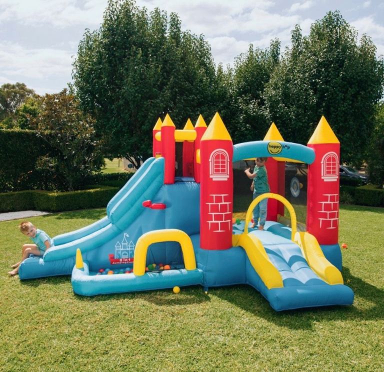 Happy Hop bouncy castle with ball pit 