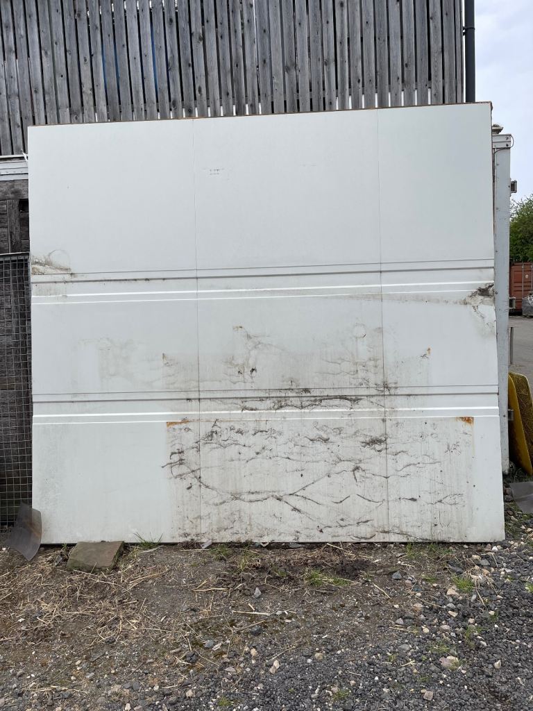 WHITE ARTICULATED FRIDGE TRAILER SIDE PANELS