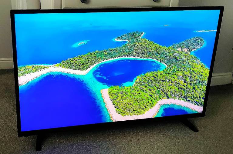 image for 50" DIGIHOME SMART FULL HD SLIM LED WIFI APPS TV FREEVIEW RC LEGS GREAT CONDITION -FREE DELIVERY