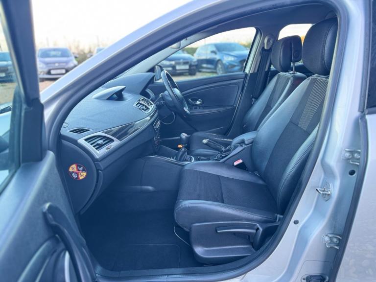 2009 Renault Megane 1.9 dCi Privilege Euro 4 5dr HATCHBACK Diesel Manual