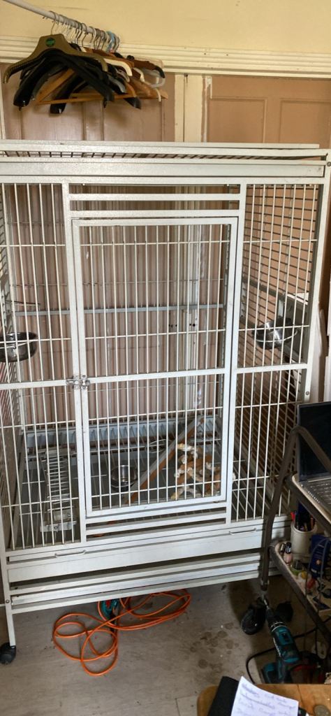 Extra large parrot cage on wheels 