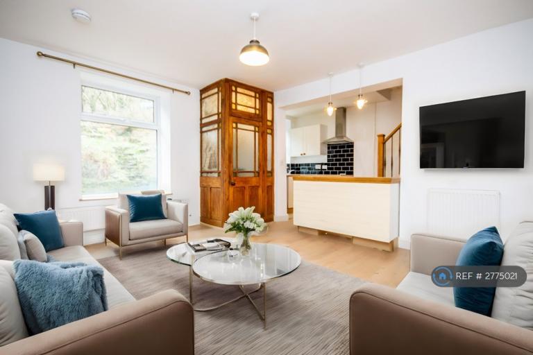 3 bedroom house in Acorn Street, Bacup, OL13 (3 bed) (#2775021)