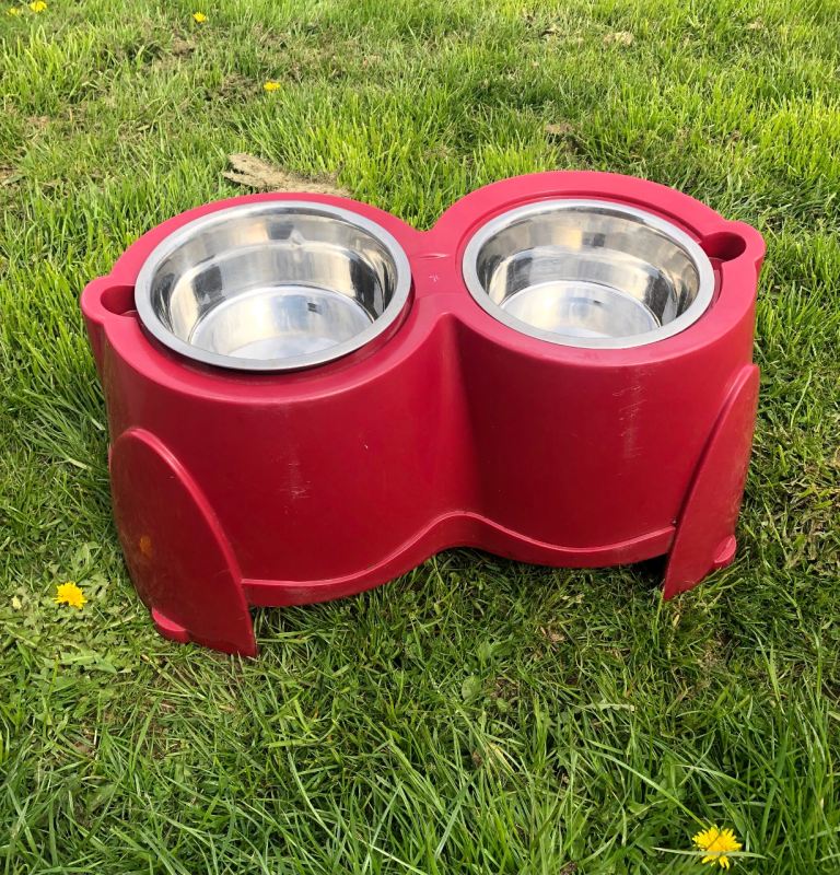 Dog Feeder 