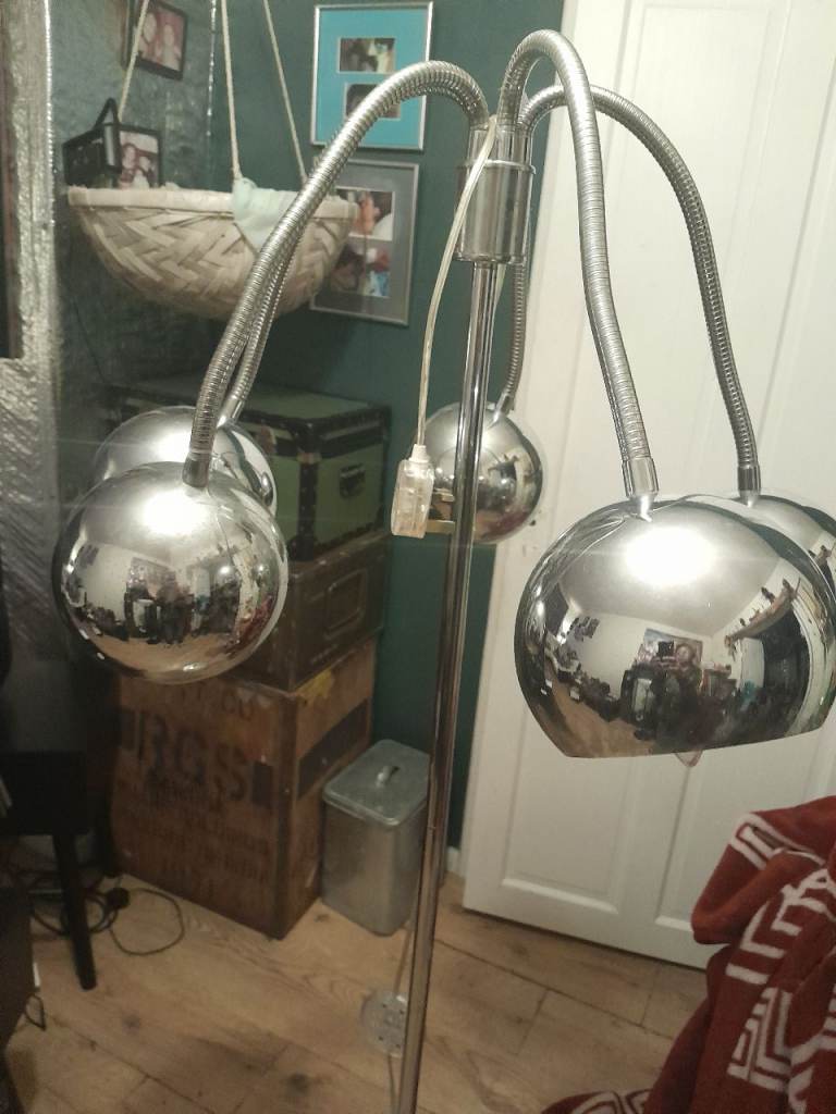 Chrome Floor Lamp with 3 Adjustable Heads – Good Condition