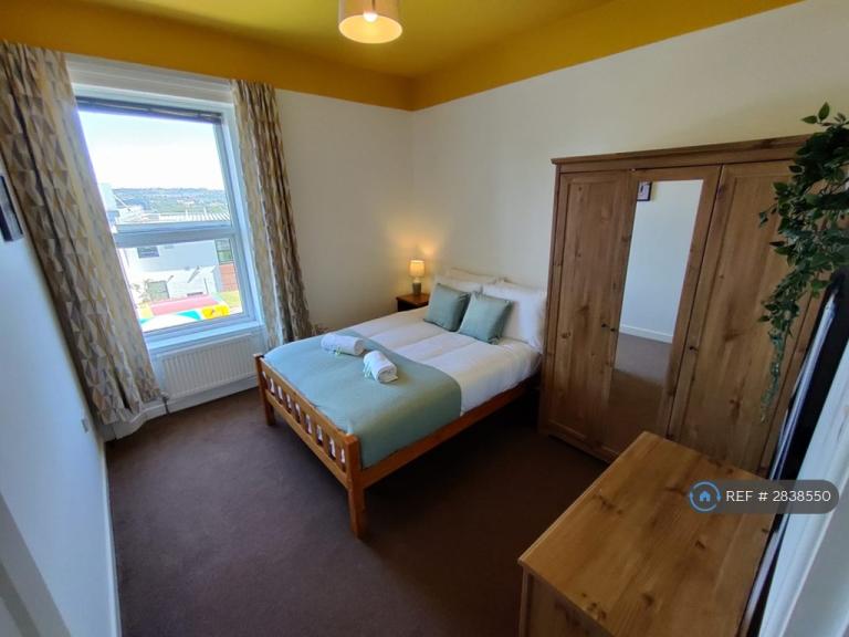 3 bedroom flat in Elswick Road, Newcastle Upon Tyne, NE4 (3 bed) (#2838550)