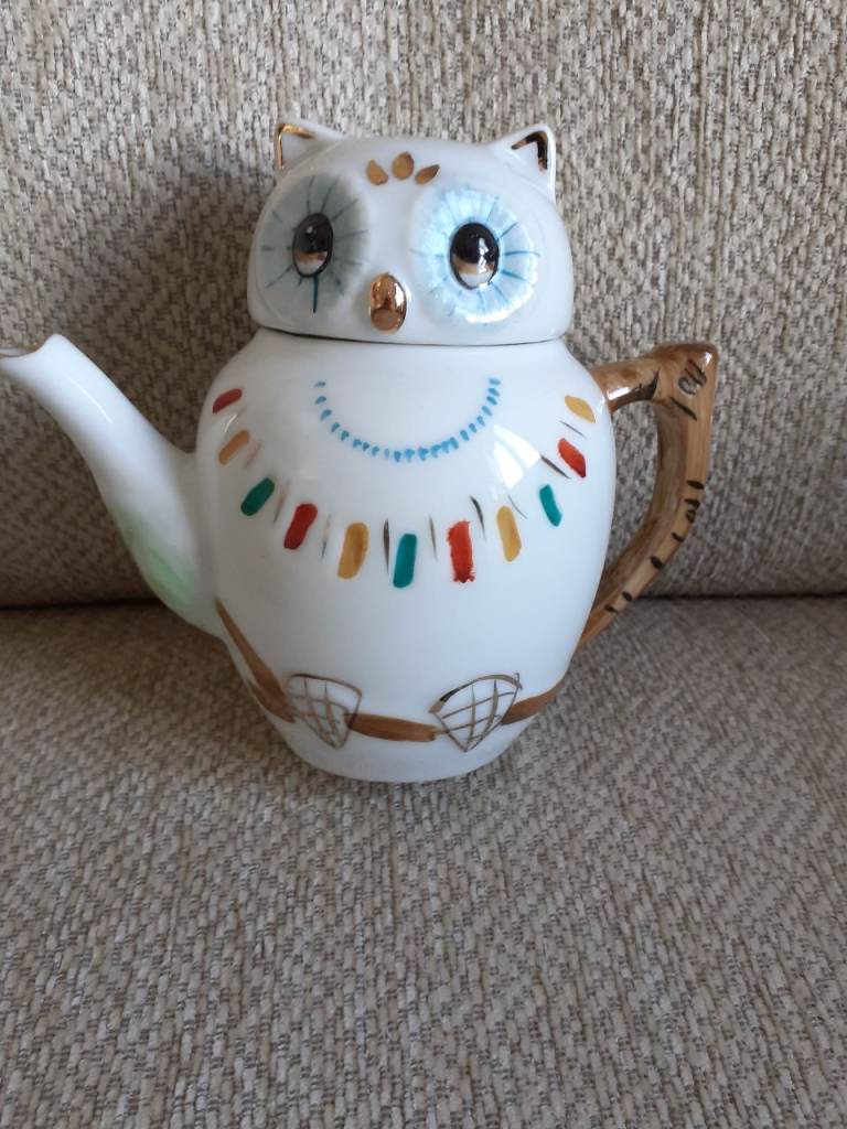 A Chinese Made Vintage Cat Shaped Tea Pot