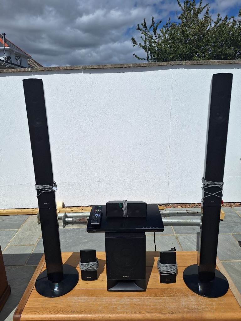 Sony Home Cinema System with Tallboy Speakers – Good Condition
