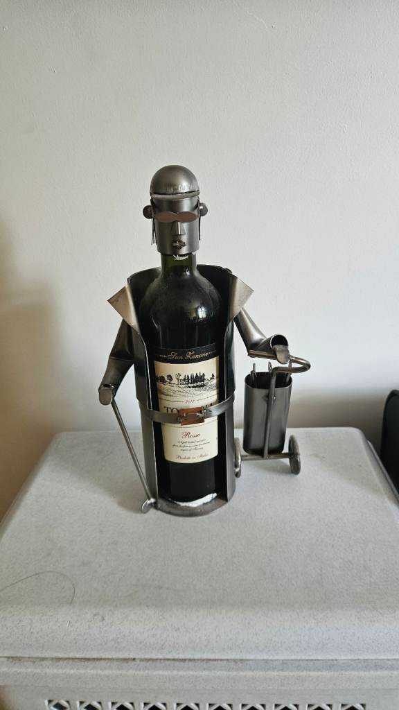 Wine bottle holder
