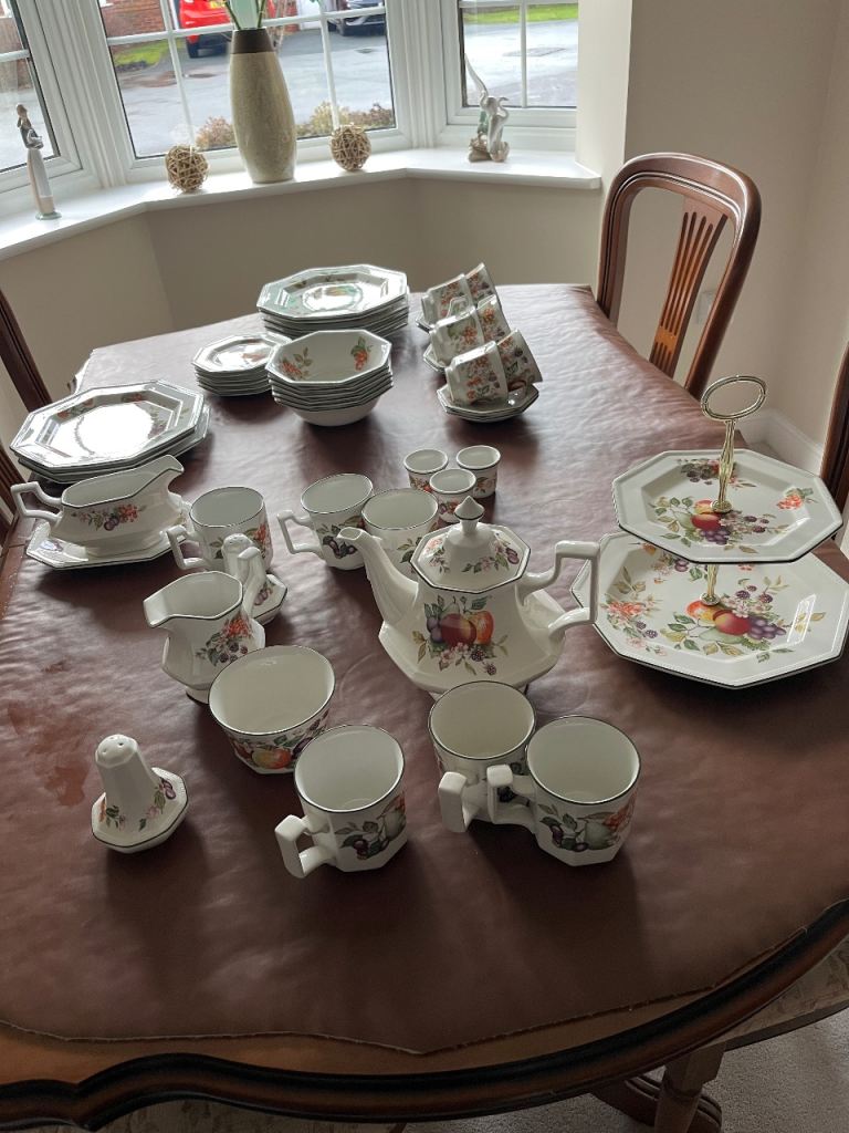 Dinner and tea set