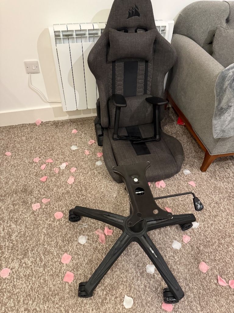 Corsair TC100 Relaxed Gaming Chair