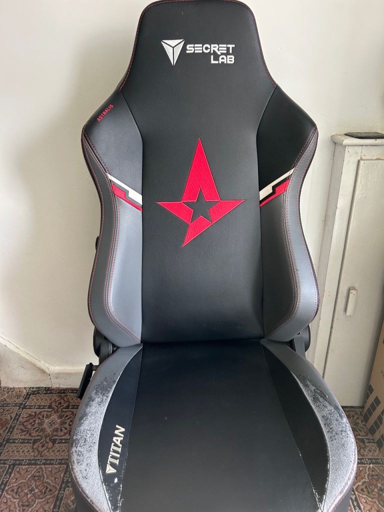 Secretlab Titan Astralis Gaming Chair - Fair Condition