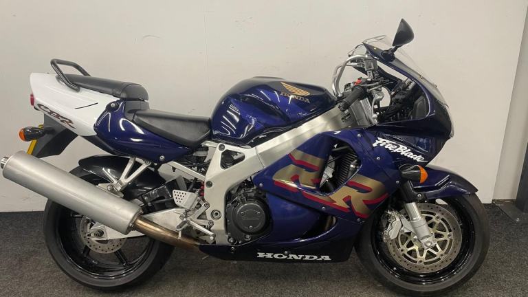 HONDA CBR900RR FIREBLADE - *** UK MODEL - STANDARD OEM SPEC - LOW MILES ***