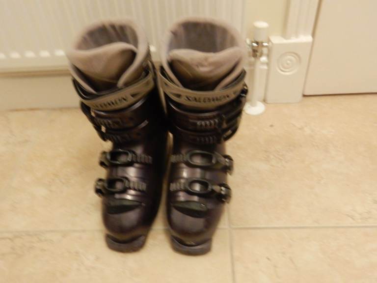 Ladies ski boots Salomon, size 25