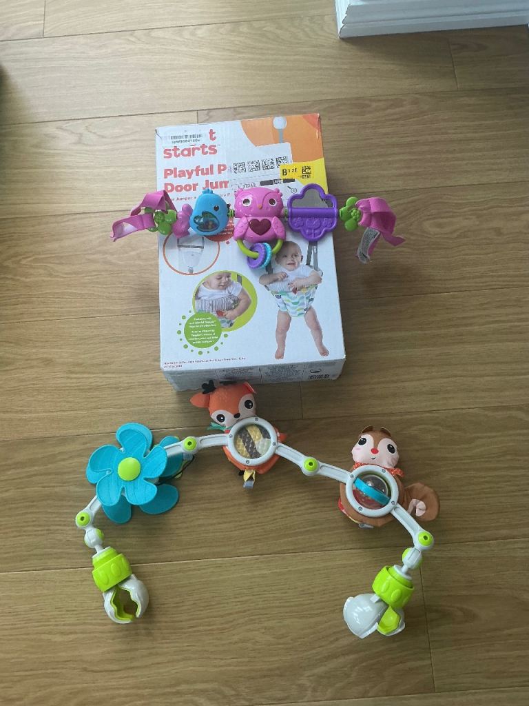 New boxed bright starts parade door jumper & pram & bouncy chair toys