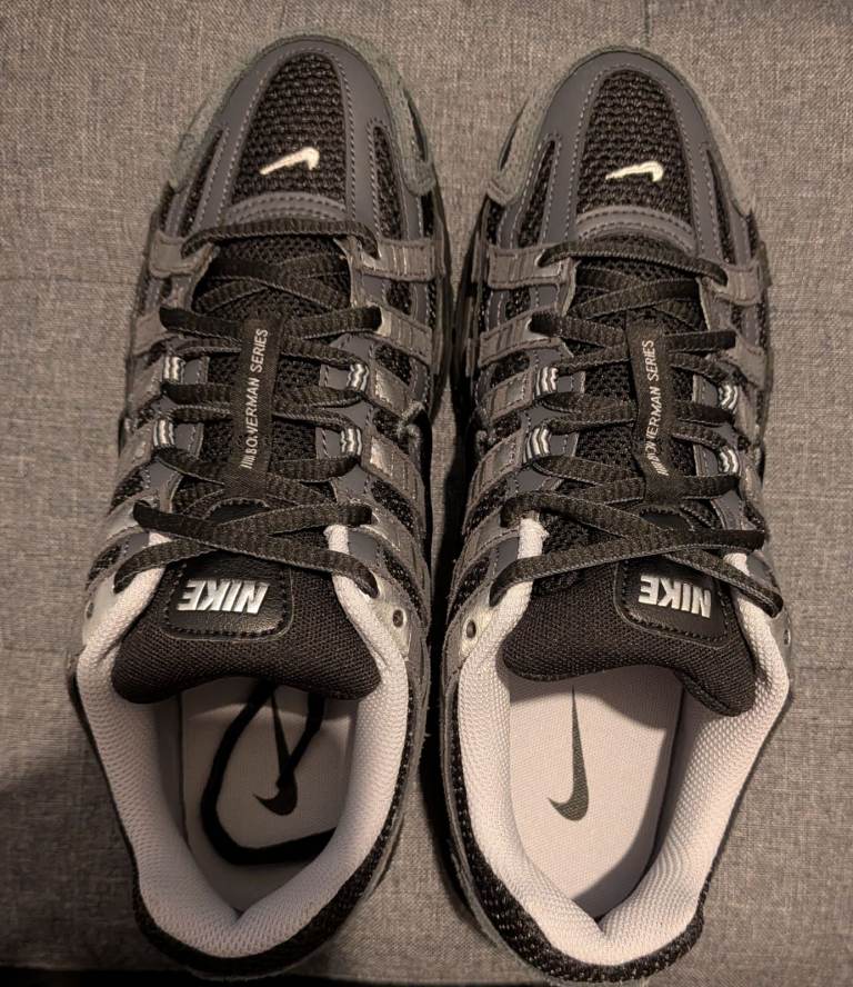 Brand New Nike P-6000 SE
Colour Grey
Stunning Pair Of Trainers
Missed Returns Date
Too Big For Any O