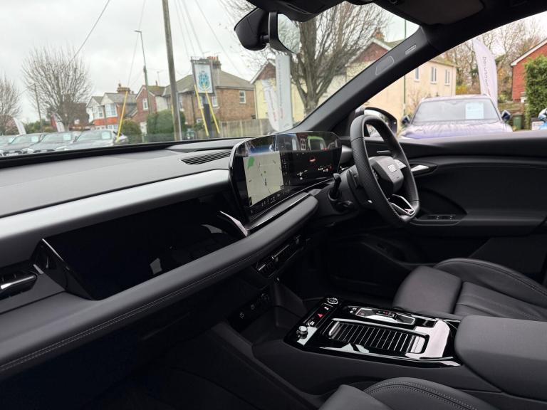 2025 Audi Q6 e-tron 285kW Quattro 100kWh S Line 5dr Auto ESTATE ELECTRIC Automatic