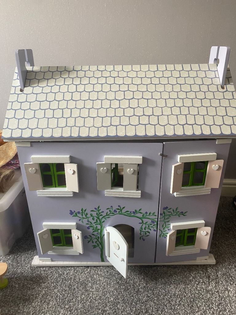 Wooden 3 Storey Dolls House & accessories 