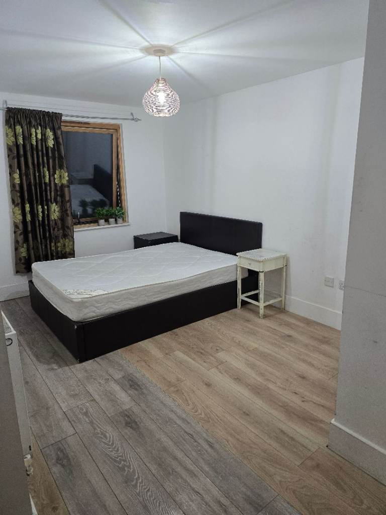 Massive Double Room to rent in SE6. Catford. All Bills inclusive.