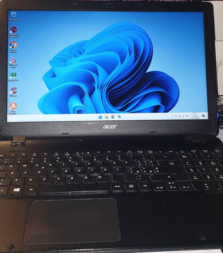 Acer Aspire ES1-531 Laptop 15.6" HD LCD Intel N3700 8GB RAM 128GB SSD Win11 Home