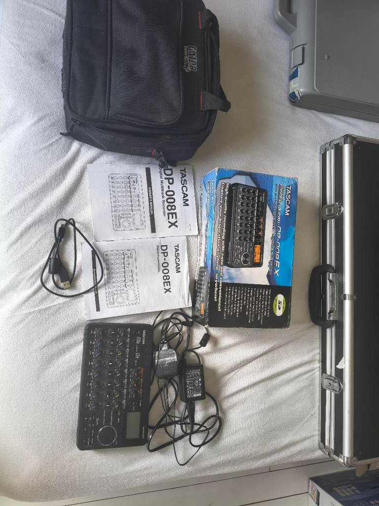 Tascam DP008 EX 8 track recorder pocket studiocomplete with case 